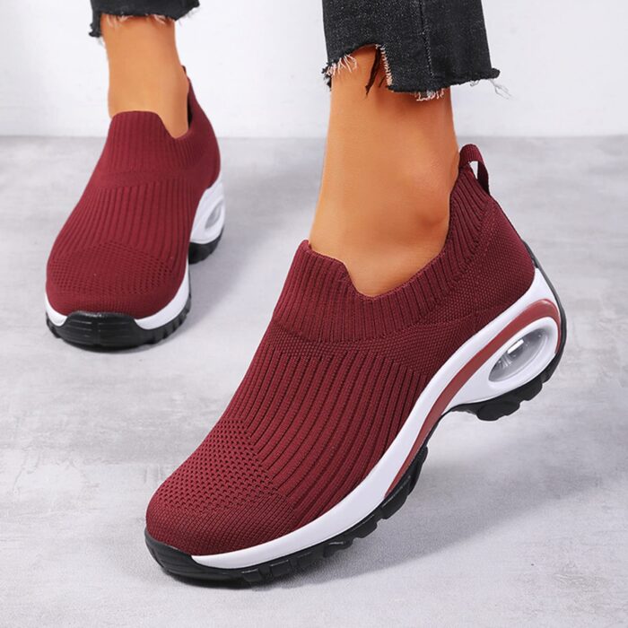 Lightweight Slip On Knit Sneakers for Women Walking Shoes Breathable Mesh Casual Running Shoes Shock Absorb